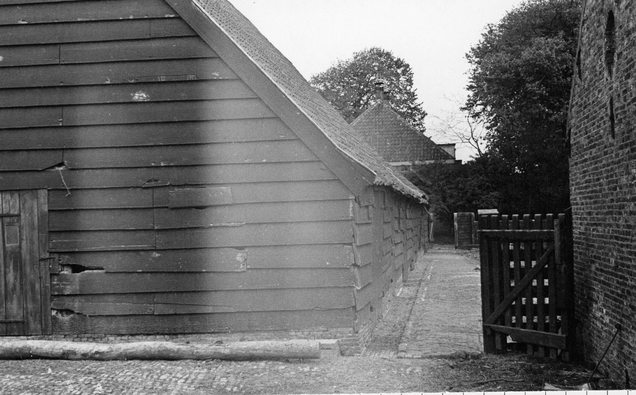 Schuur van boerderij Kreekzicht, Zonnemaire, 1937 (zwart-wit negatief)