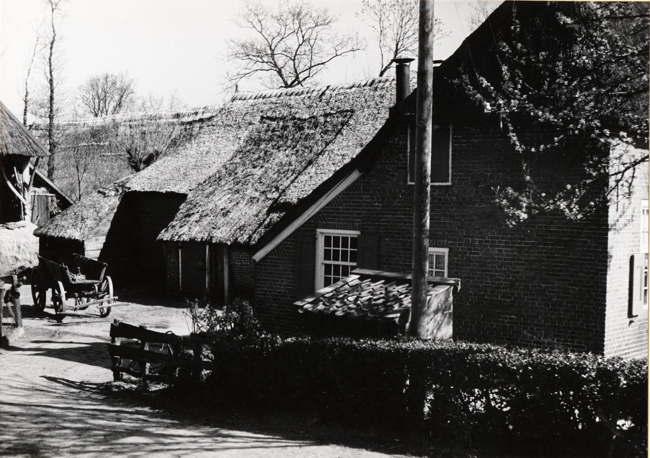 Boerderij, Staphorst, 1944 (zwart-wit negatief)