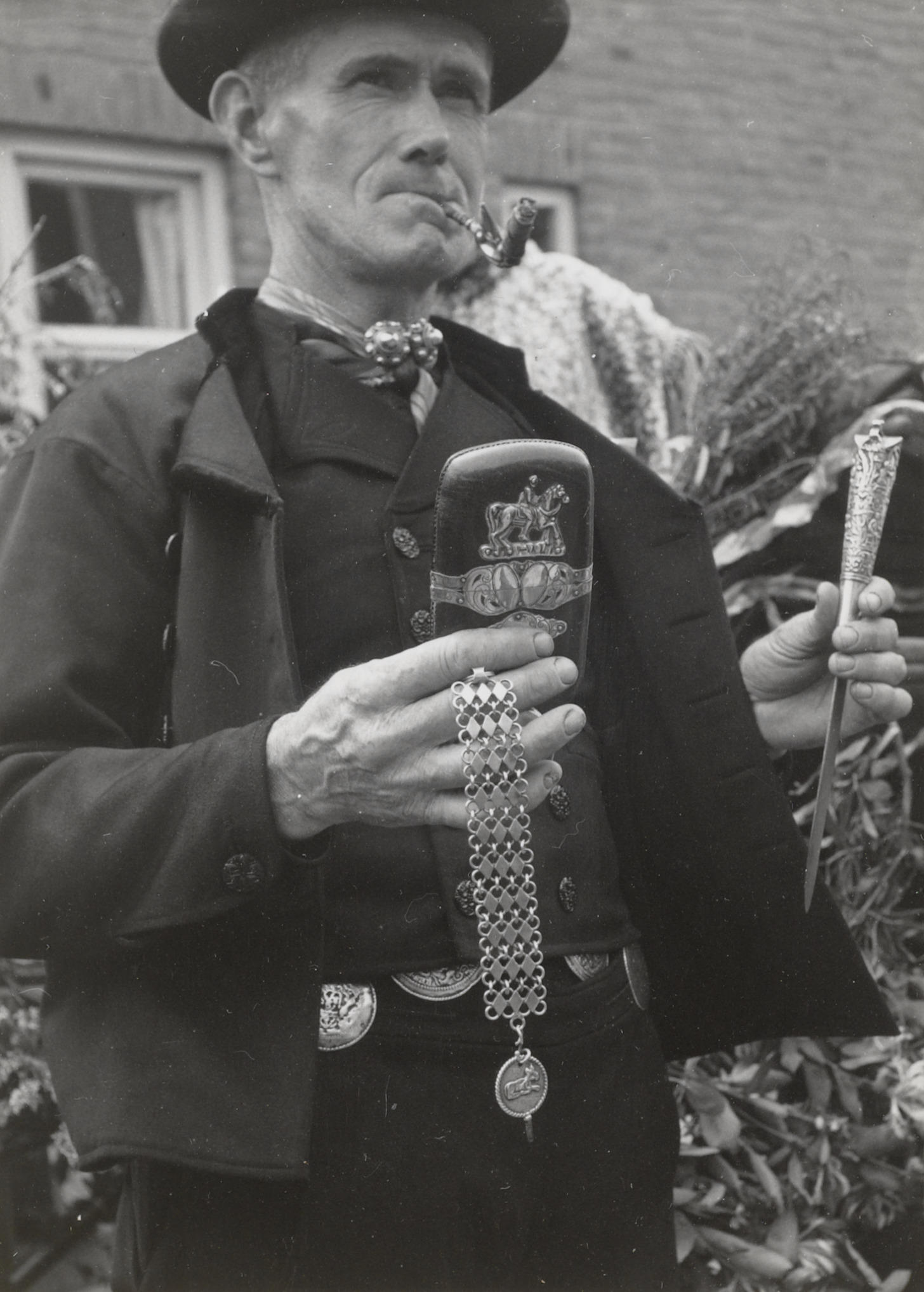 Optocht, Middelburg, 1954 (zwart-wit foto)