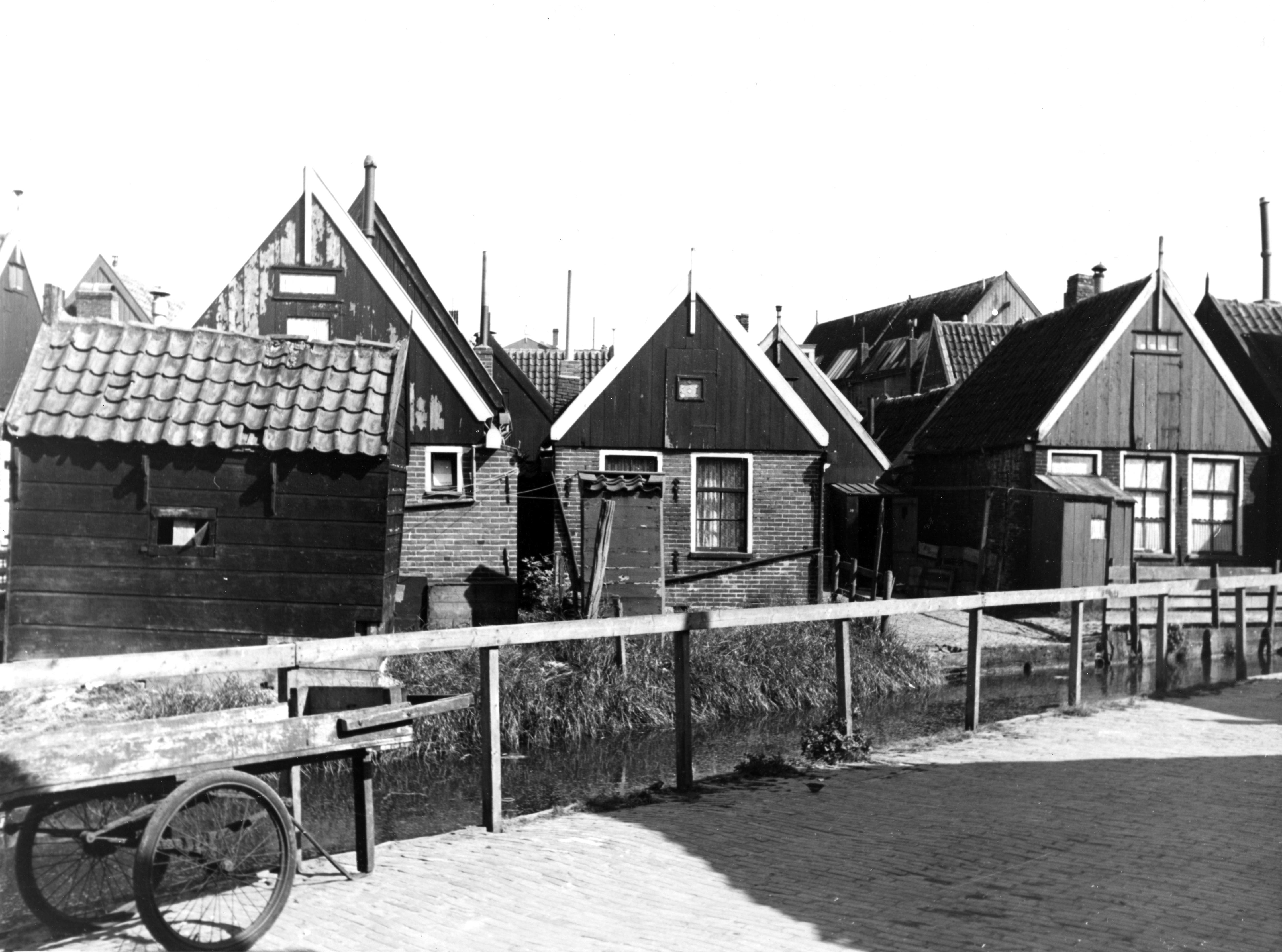 Visserswoningen, Volendam, 1943 (zwart-wit negatief)