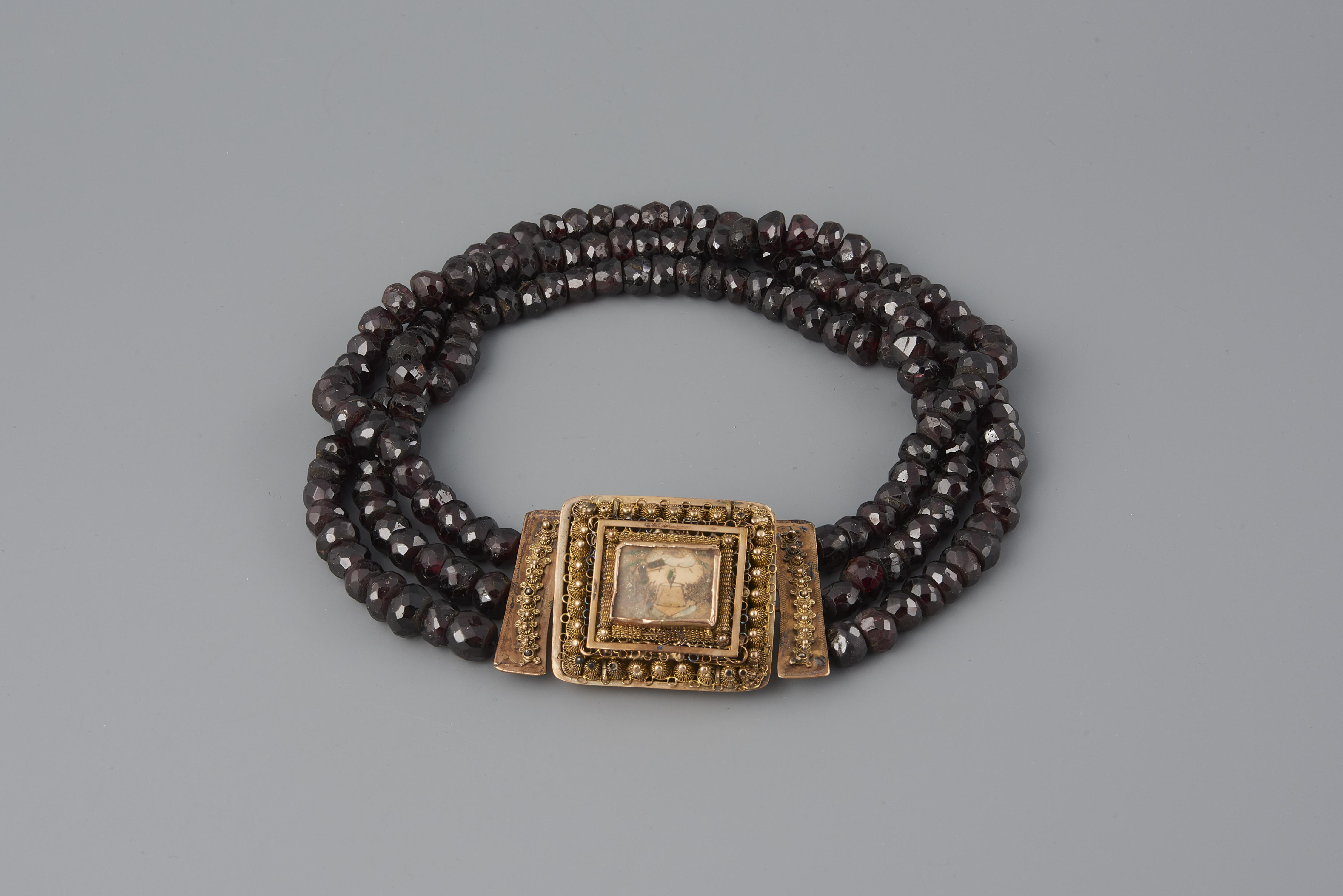 Halssnoer bij rouwdracht, Volendam, 1874–1898