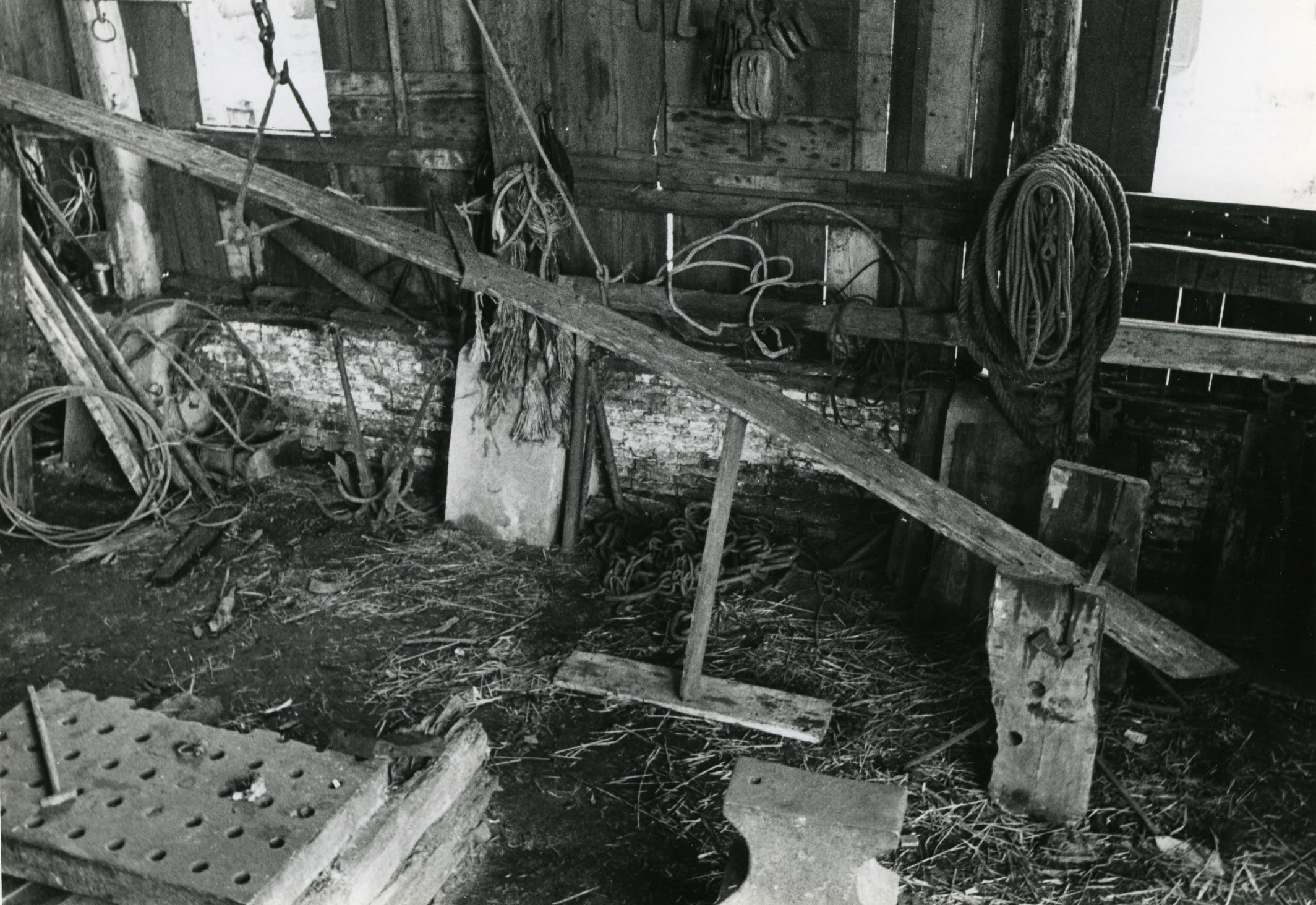 Buigen van hout, Workum, 1943 (zwart-wit foto)