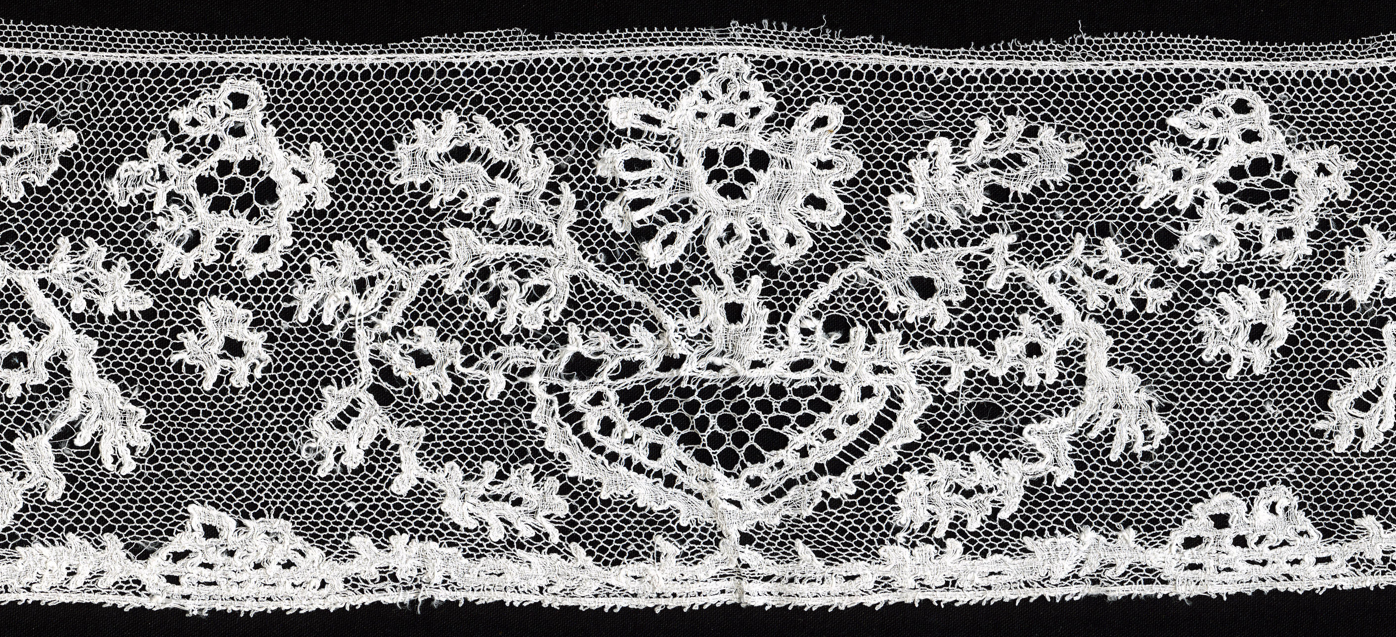 Strook Rijselse kloskant, Noord-Nederland (staal (monster))