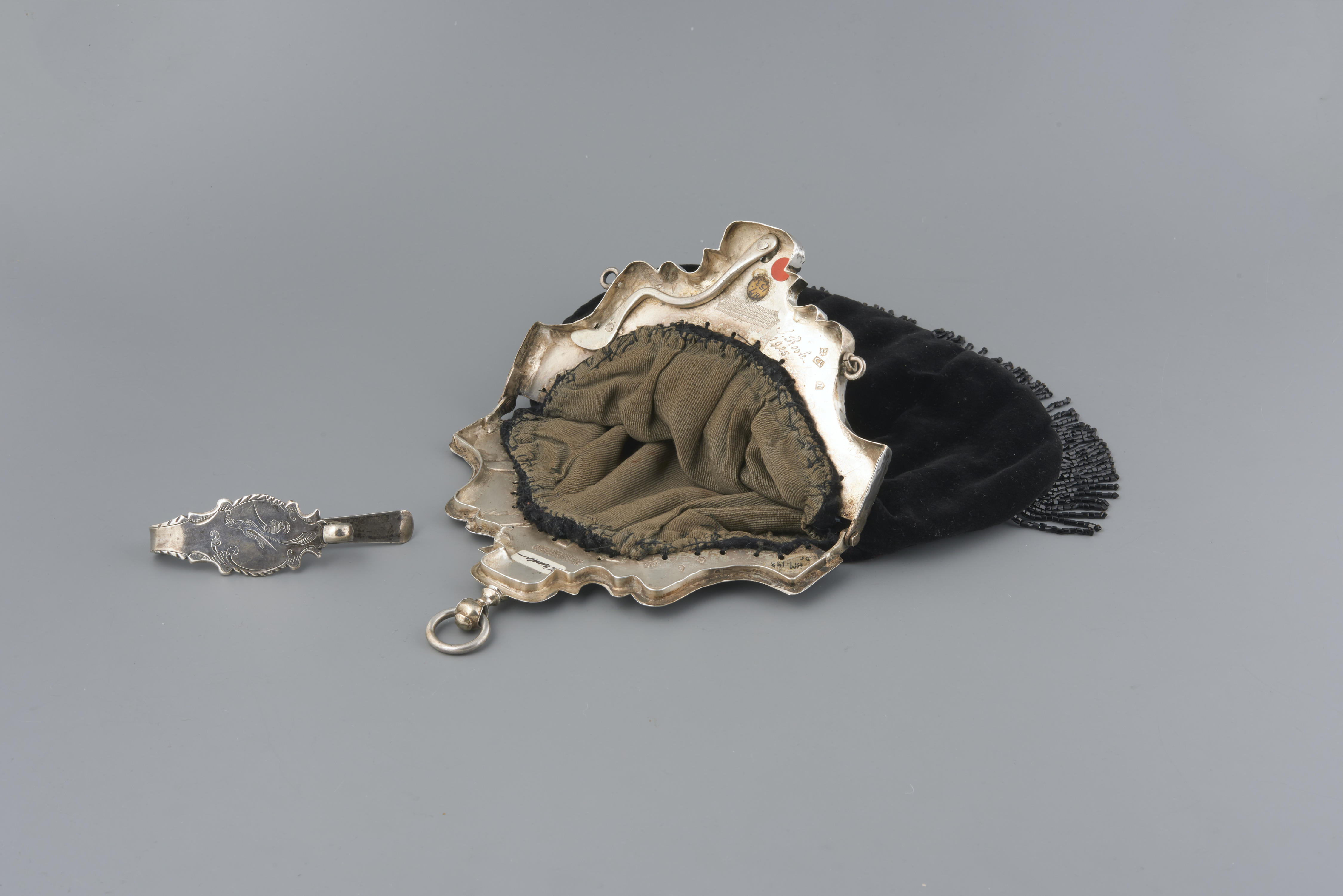 Beugeltas met haak, Drenthe, 1786