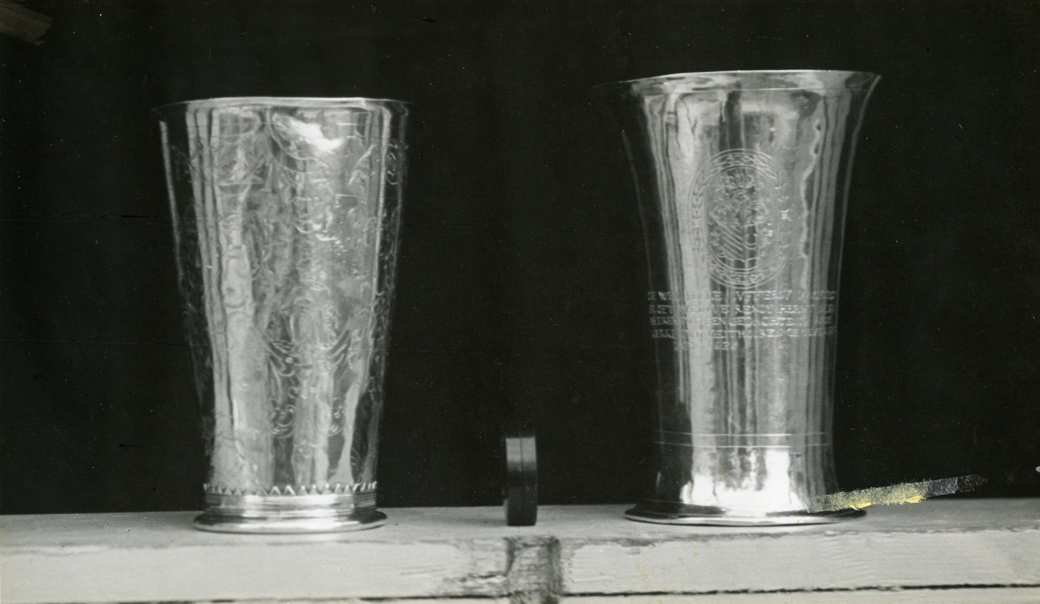 Avondmaalbekers, Giethoorn, 1947 (zwart-wit foto)