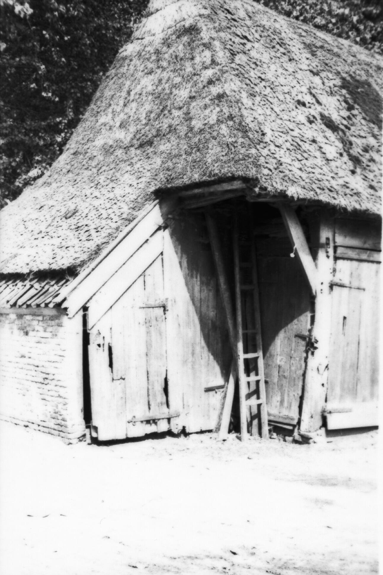 Bijschuur, Eext, 1937 (zwart-wit foto)