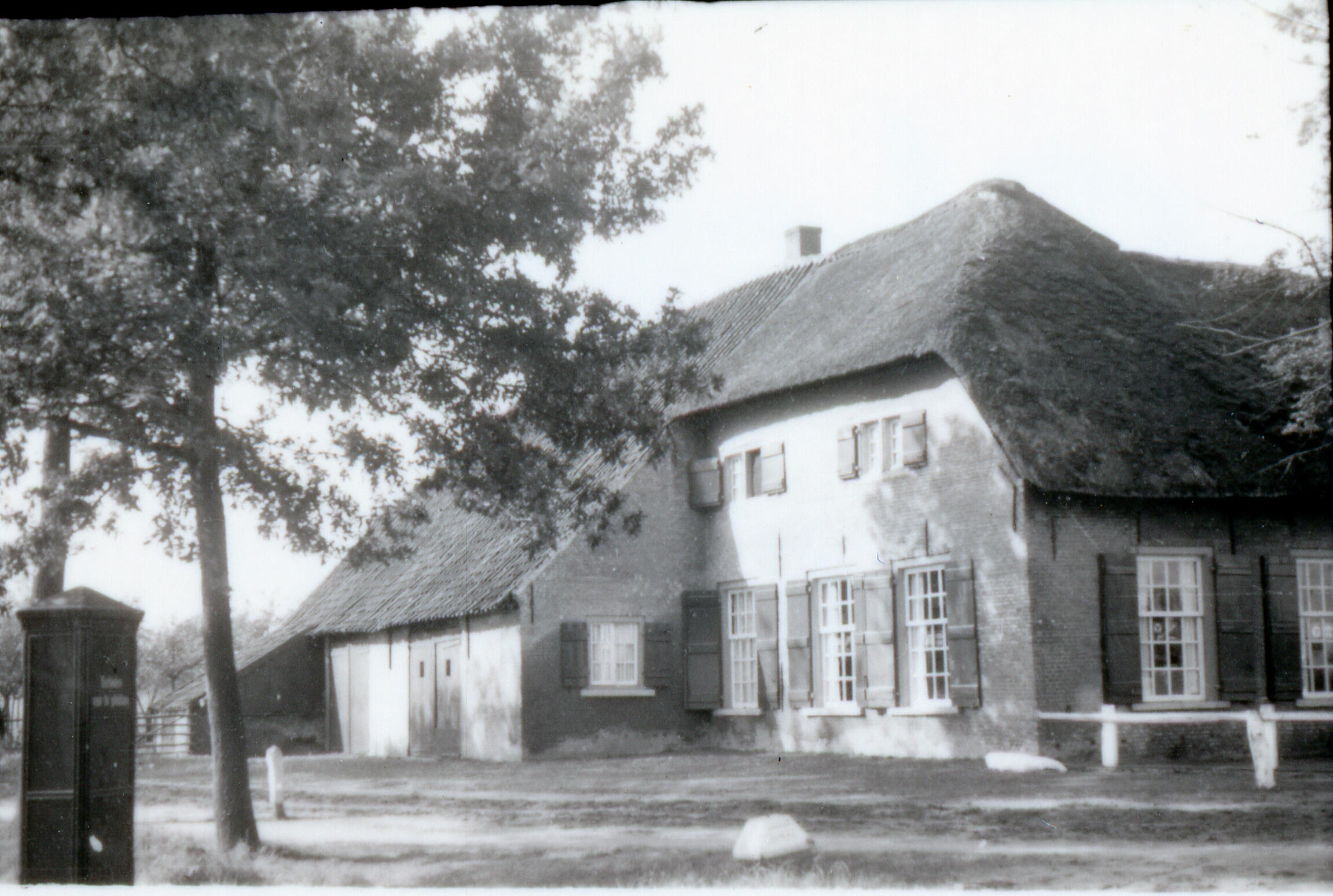 Boerderij met café, Bavel, 1940 (zwart-wit foto)