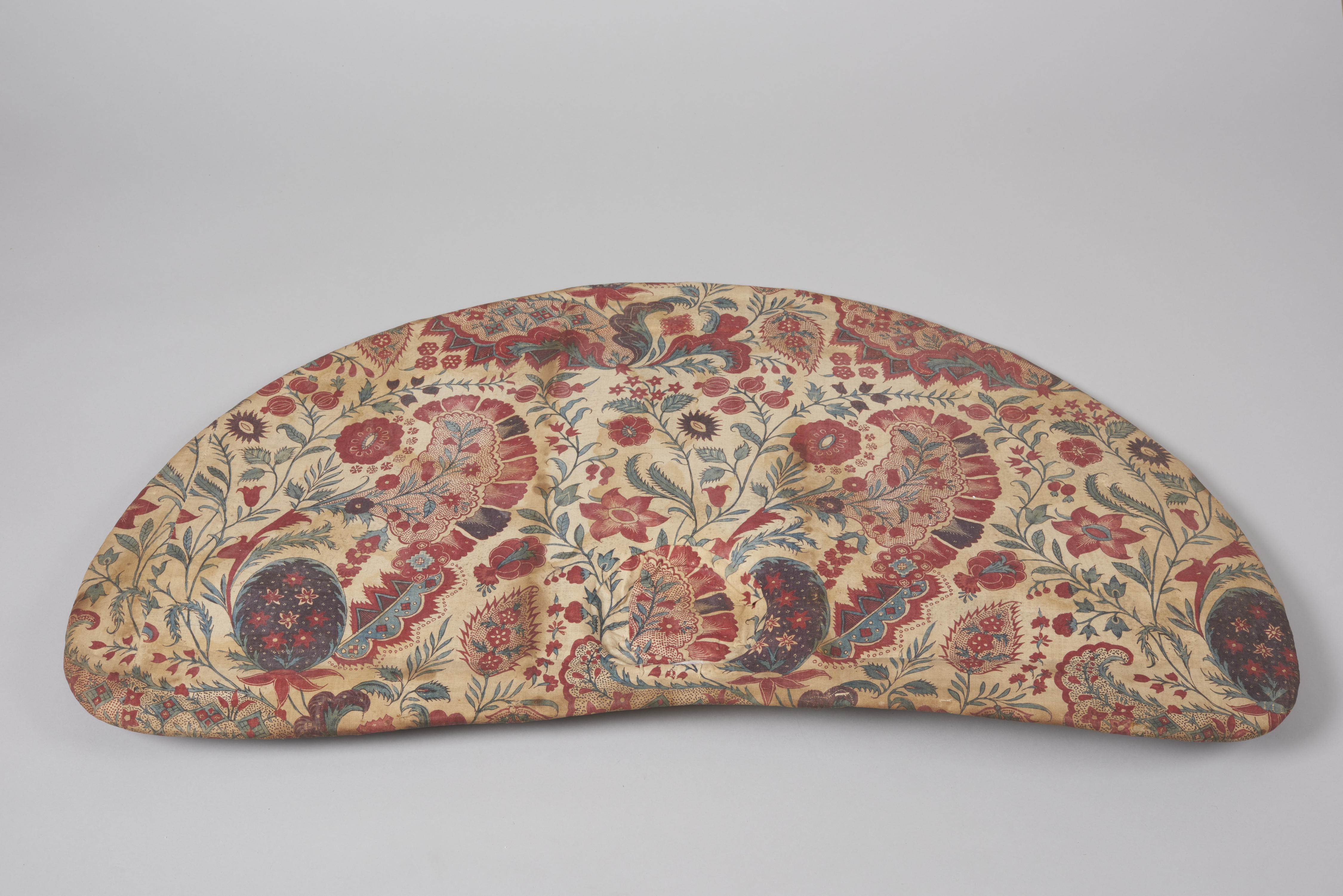 Zonhoed met Indiase sits, Friesland, circa 1800