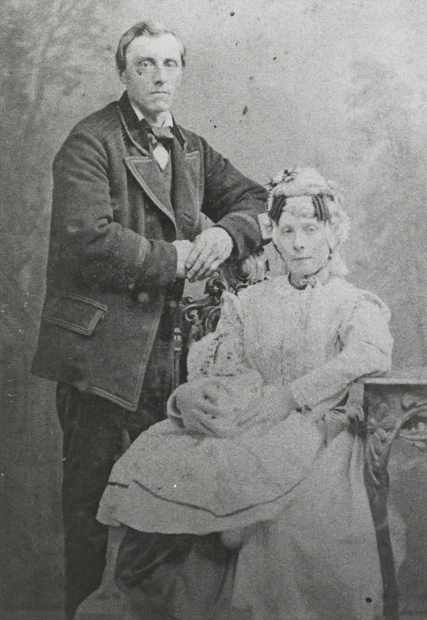 Piet Brand en Neeltje Timmer uit de Zaanstreek, circa 1880 (zwart-wit foto)
